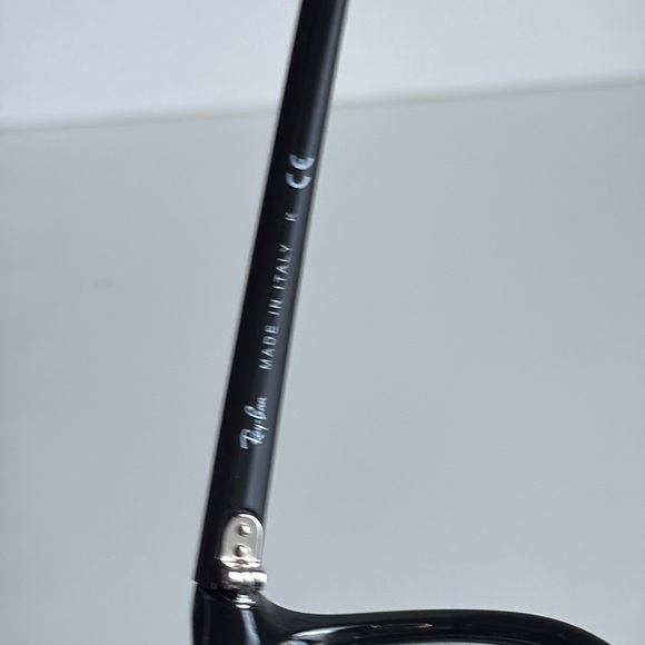 Ray-Ban RB4126 Black Sunglasses with Oversized Cat-Eye Frame and Gradient Lenses - Picture 4 of 9